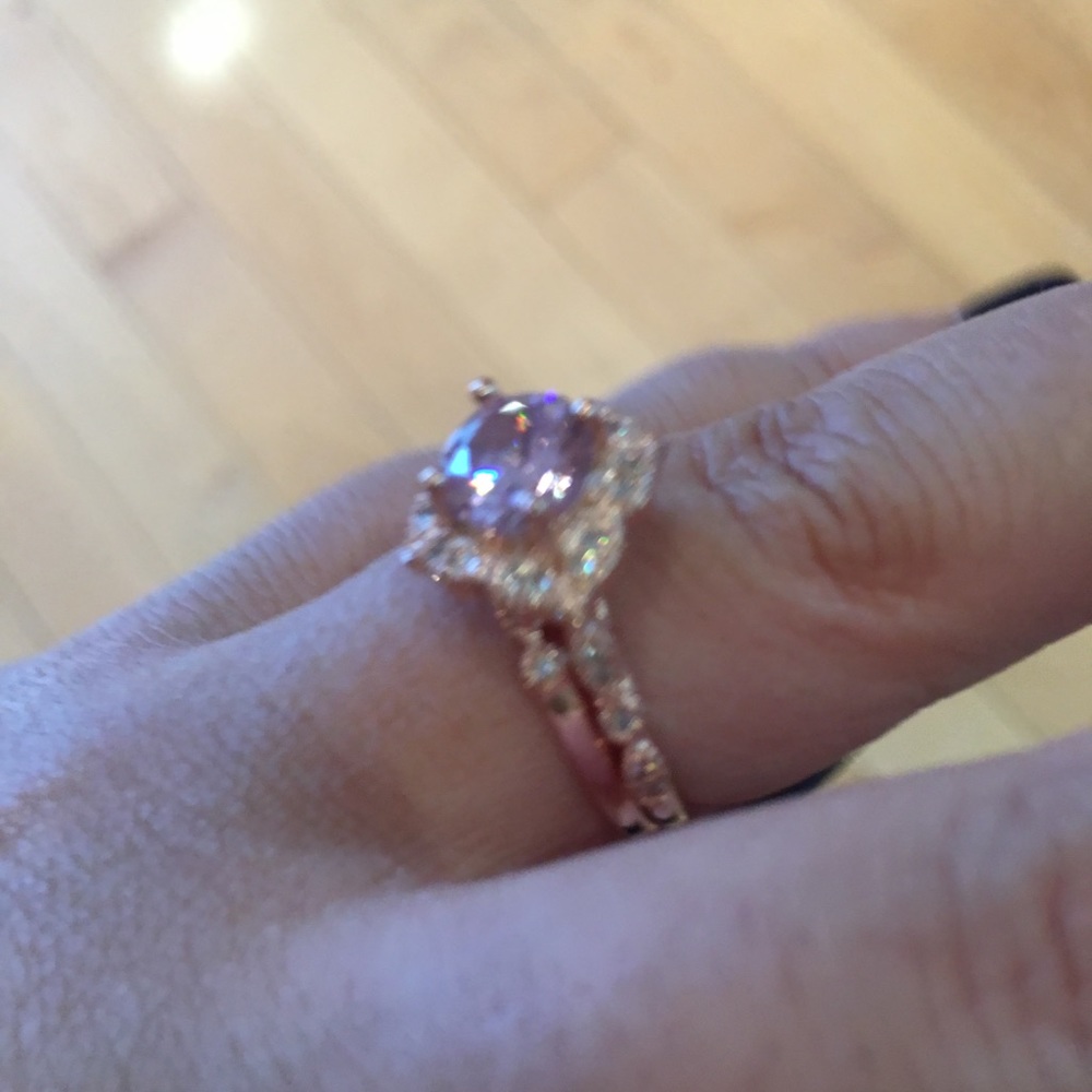 A beautiful set of rose gold rings❤️ - Picture 2 of 7